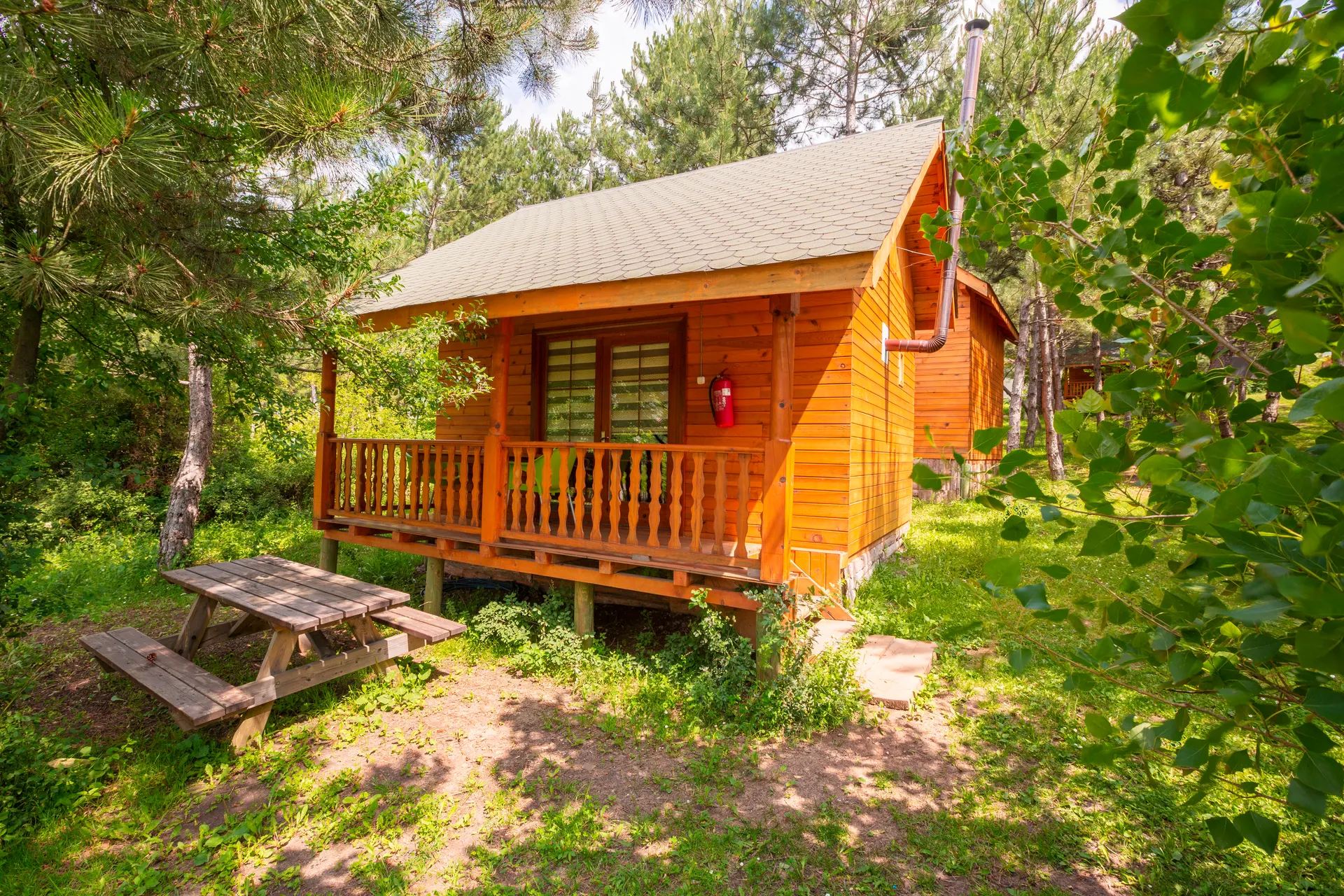Bolu bungalov konaklama — Nesilce Tatil Köyü ahşap bungalov